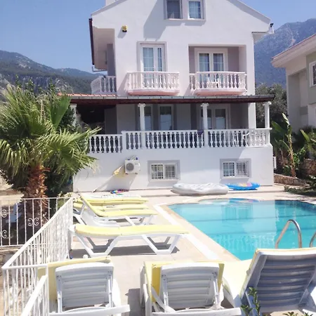 6 Bedroom Akasya In Oludeniz フェティエ